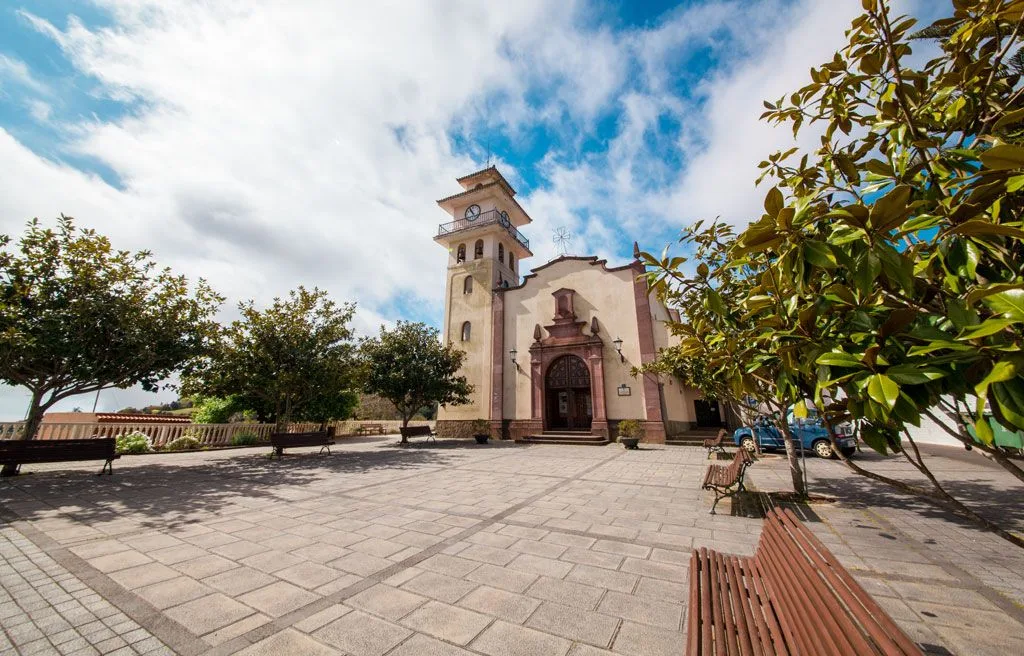 Parish church and plaza in El Rosario, north-east Tenerife – guide to El Rosario cannabis clubs and the law