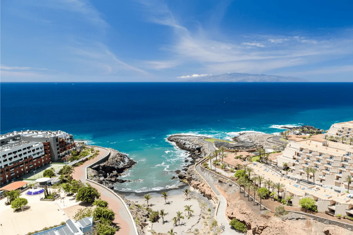 Clifftop hotels and cove at Playa Paraíso, Tenerife – visitor guide to Playa Paraíso cannabis clubs and membership